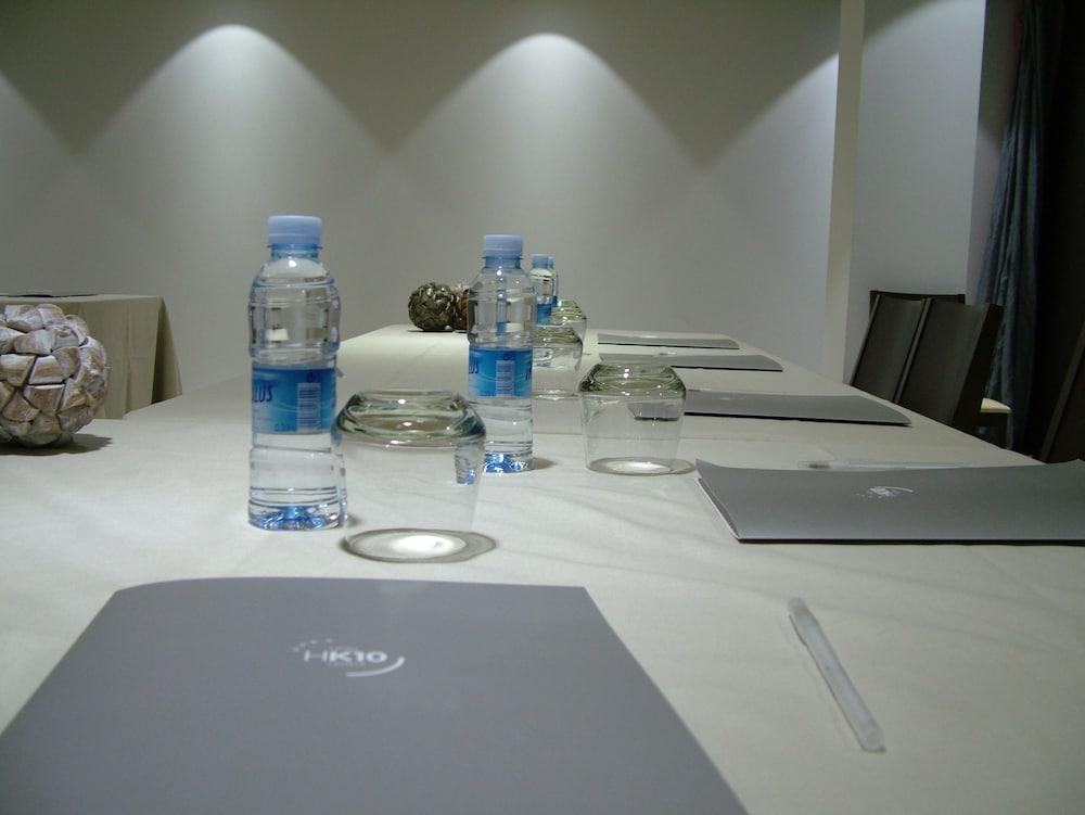 โรงแรมเค10 อูร์นีตา ภายนอก รูปภาพ